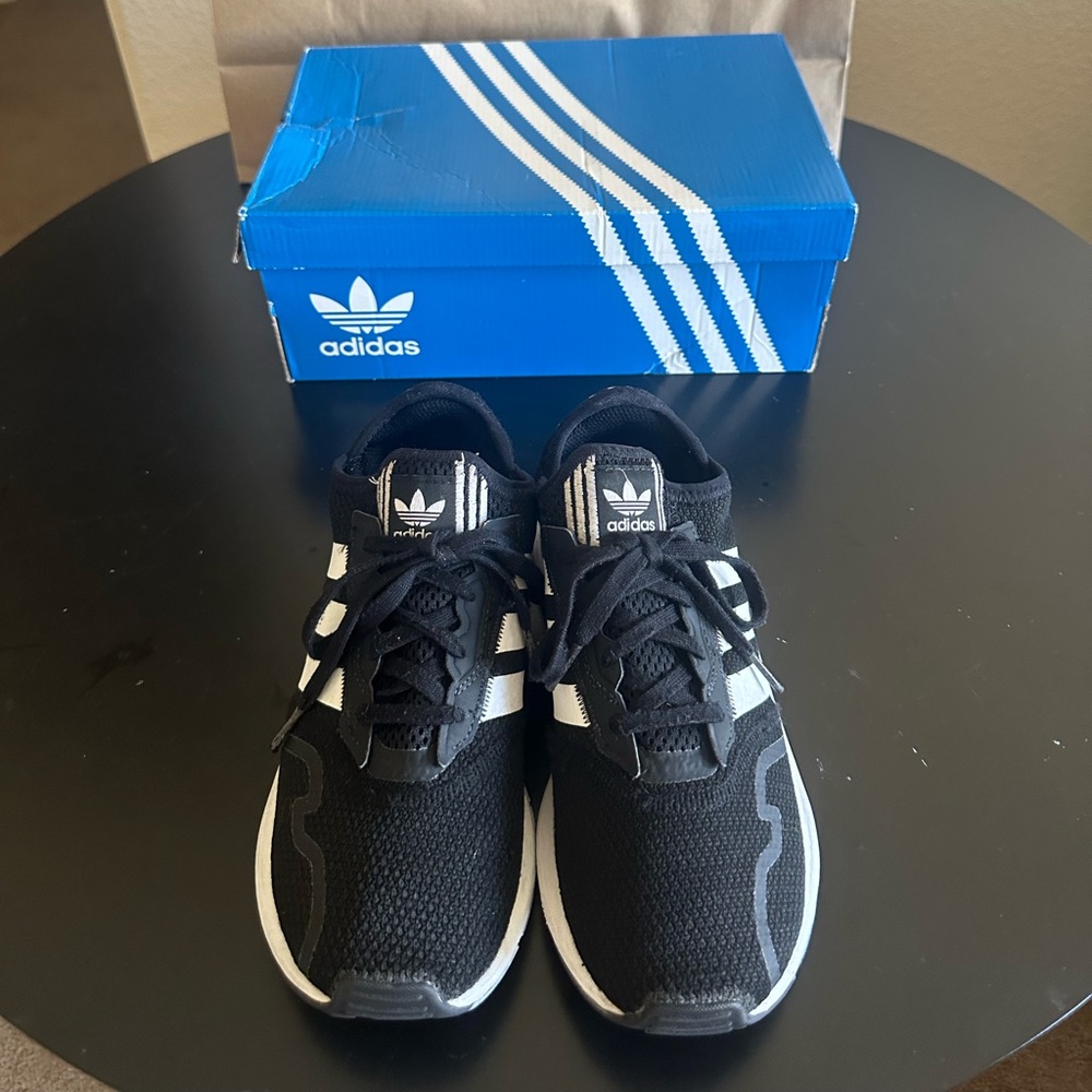 Adidas Swift Run Boys Size 3